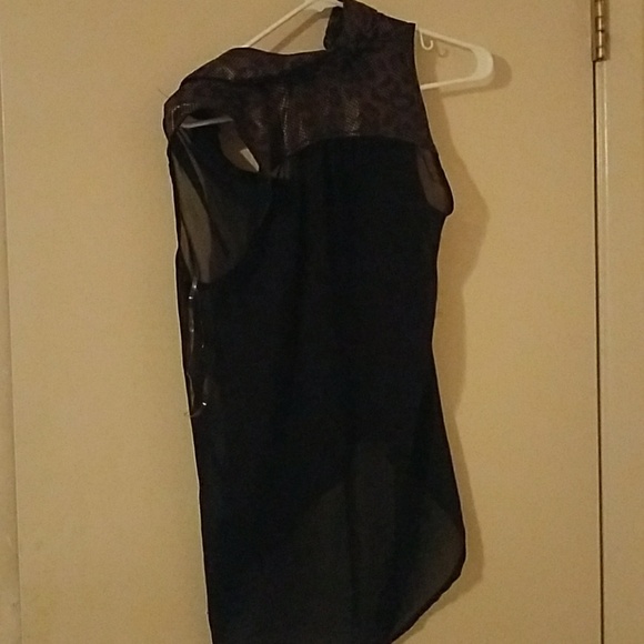 Top - Picture 2 of 3